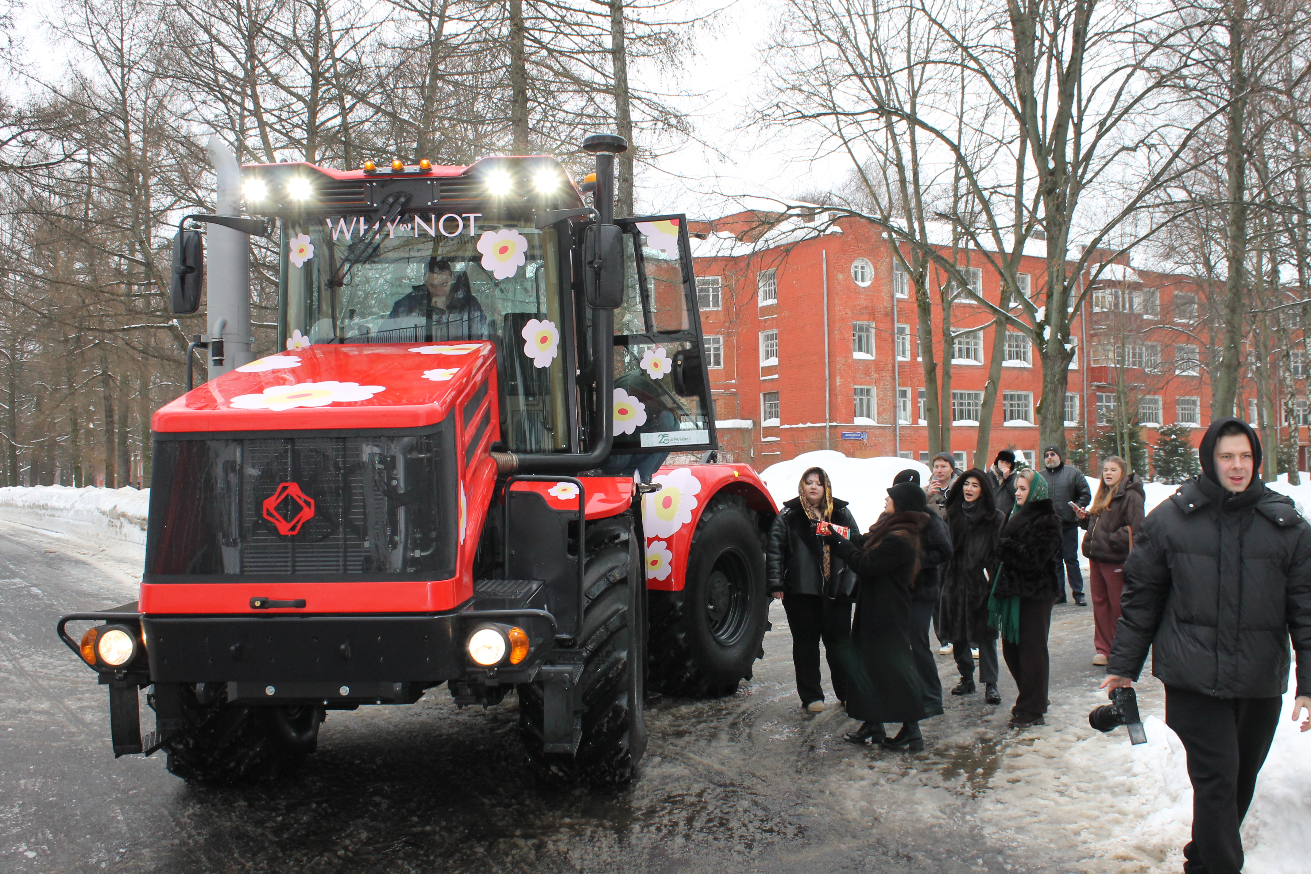 Флешмоб в канун женского дня 8 марта