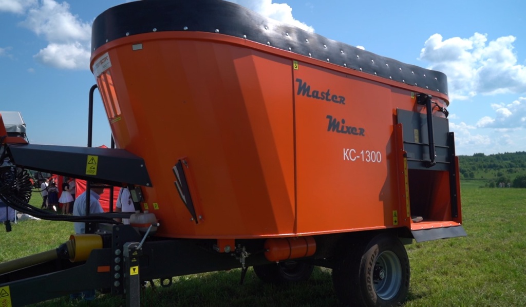 Кормосмеситель КС-1300.502.15.jpg