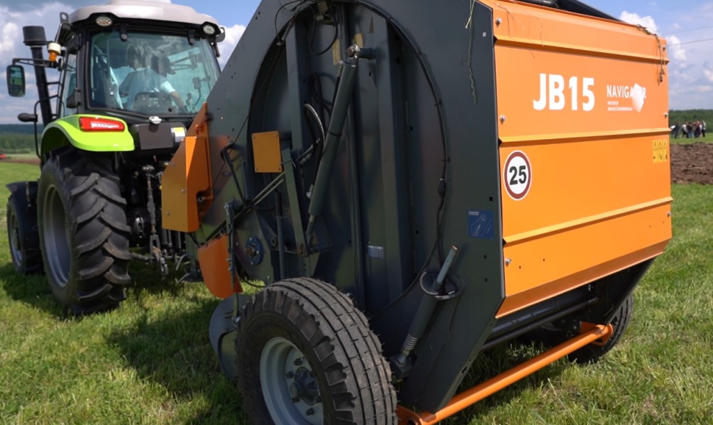 Пресс-подборщик JB-15.jpg